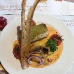 Assiette de filet de bar accompagné de légumes de saison