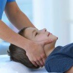 Séance d’ostéopathie pédiatrique à Le Pont-de-Beauvoisin – prise en charge douce par Grégoire Lacoste