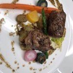 Viande tendre et cuisson parfaite servie au Coq Rouge, restaurant gastronomique près de Ferney-Voltaire