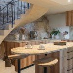 Aménagement de cuisine sur-mesure à Annecy 74 en bois naturel et pierre, conception personnalisée par Inova Cuisine