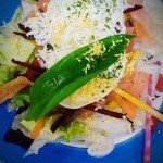 Salade fraicheur au saumon et œufs mimosa