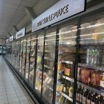 Armoire réfrigérée 'Tout sur le pouce' avec produits prêts à consommer