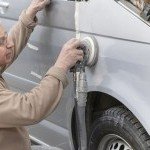 Polissage de carrosserie par le responsable du garage Gaud Car System