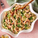 Entrée de salade de crevettes, fraîcheur et épices douces au restaurant indien à Douvaine