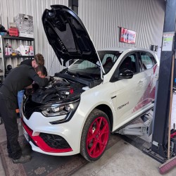 Service de kit d'embrayage de qualité supérieure pour voitures modernes, y compris les modèles sportifs chez MonsieurPneus.
