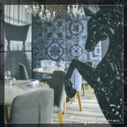 Salle élégante privatisée pour un évènement au restaurant La Table Ernesto