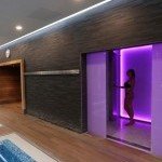 Espace bien-être moderne avec équipements de relaxation chez Vitam UCPA