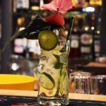 Virgin mojito rafraîchissant servi au bar Le Galta pendant les soirées karaoké