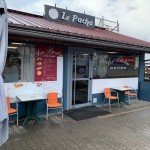 Façade du restaurant Le Pacha à Gex, spécialiste du kebab et snacking turc