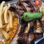 Grillade d’agneau servie au restaurant Le Pacha à Gex, plats turcs traditionnels