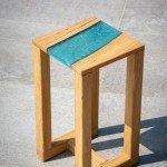 Tabouret en bois et résine epoxy bleu clair, pièce artisanale Rob’Art