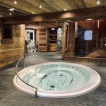 Construction d'un jacuzzi dans un centre de bien-être à Genève