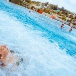 Bain bouillonnant spa dans l’espace bien-être du centre Vitam UCPA