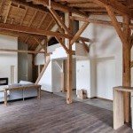 Charpente traditionnelle apparente dans une maison rénovée par LBG Charpente à Reignier-Ésery (74)